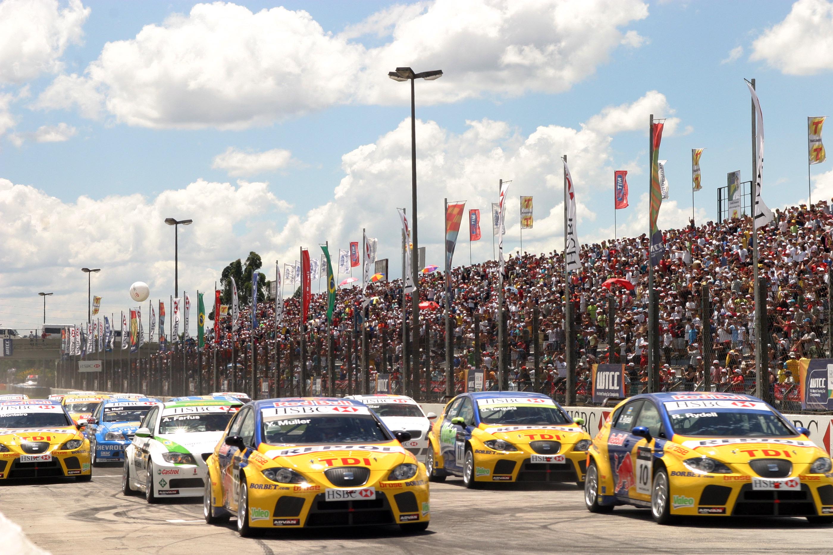 Dois quilos de alimentos valem ingresso para a corrida do WTCC - Prefeitura  de Curitiba