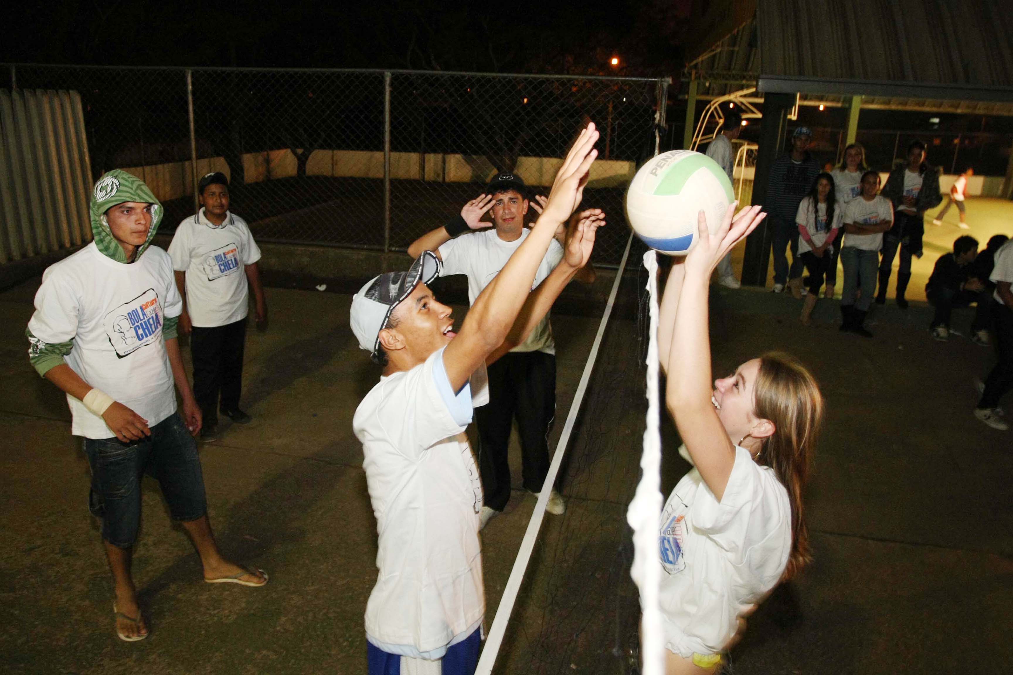 Bola Cheia é goleada contra as drogas - Prefeitura de Curitiba