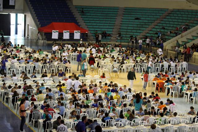 Desafio Xeque-Mate lota ginásio do Sesc com 1.064 enxadristas - Prefeitura  de Curitiba