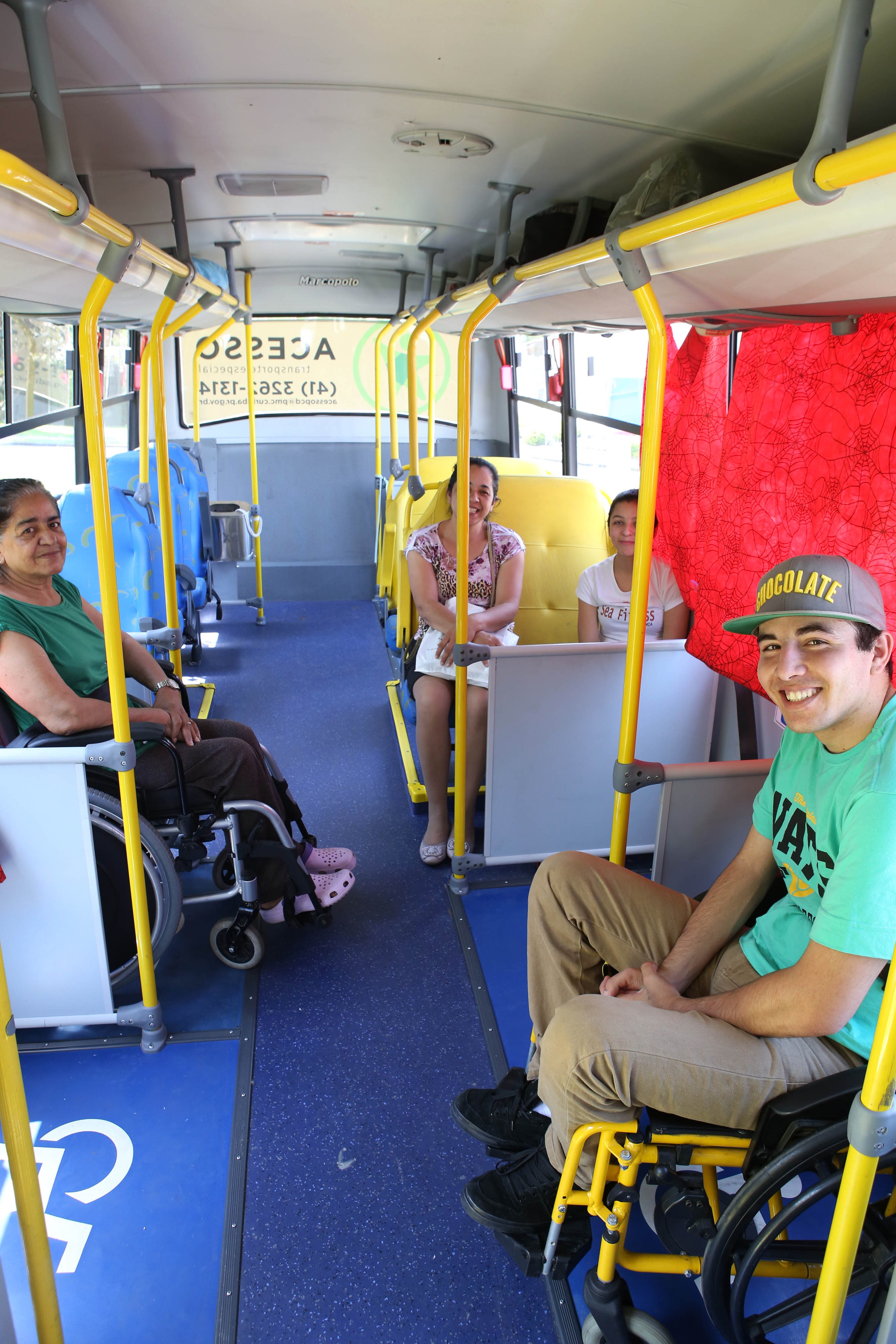 Em dias de jogos, ônibus irão transportar usuário de cadeira de rodas até a  Arena - Prefeitura de Curitiba