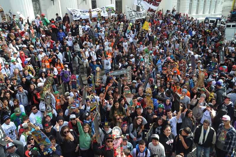 Acontece neste domingo (27), em Curitiba, a 6.ª edição do Go Skate Day CWB, evento que celebra a prática do skate.
Foto Everson Bressan-SMCS