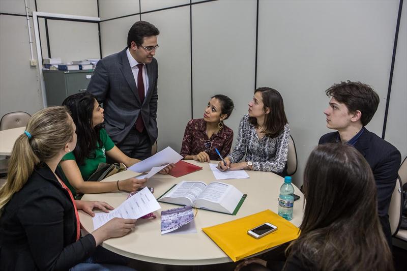 Estudantes De Direito Da Ufpr Atendem Mulheres Em Situacao De Violencia Prefeitura De Curitiba