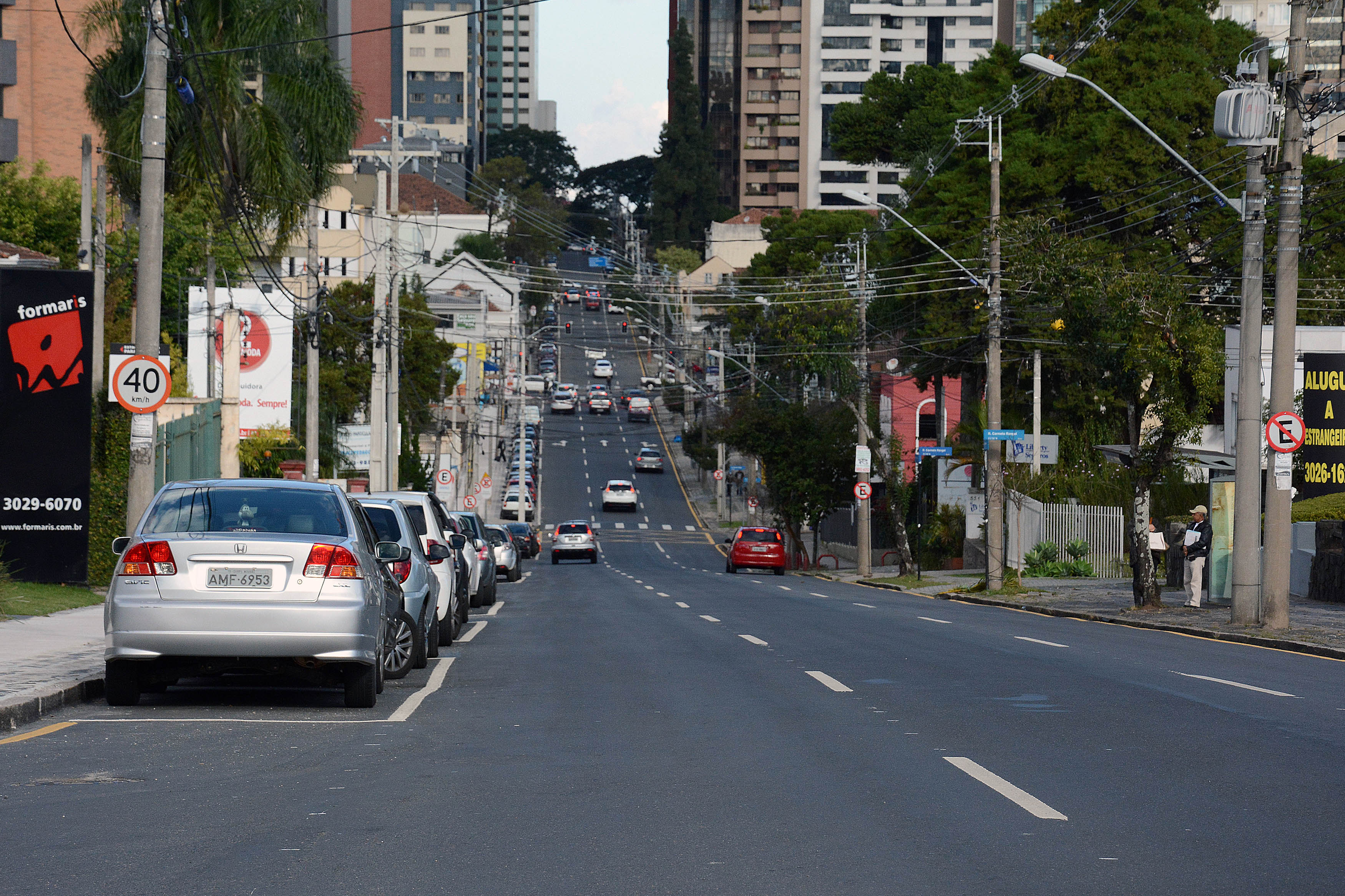 Rua Francisco Rocha tem obras finalizadas em trecho próximo a shopping Prefeitura de Curitiba