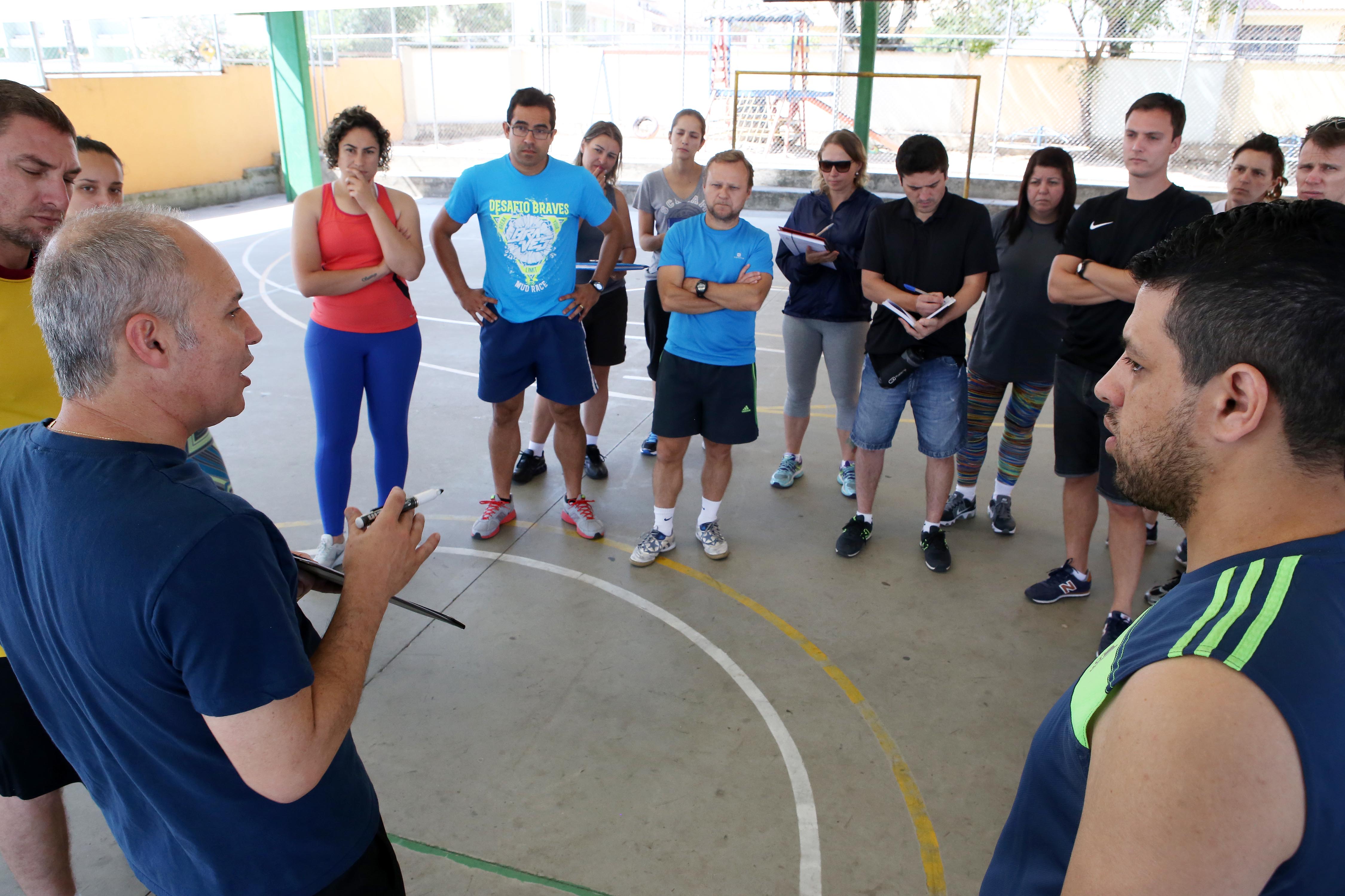 Xadrez desenvolve raciocínio de alunos de escolas municipais - Prefeitura  de Curitiba