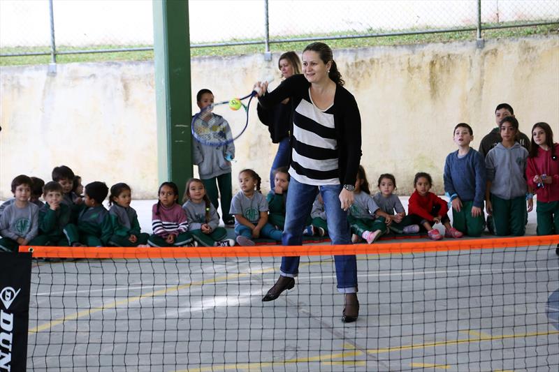 O Projeto Tênis na Escola, que oferece a prática do esporte para estudantes de escolas municipais, está sendo ampliado para mais seis escolas e terá como público 1.272 estudantes das turmas de 1.º ao 5.º ano do ensino fundamental.
Foto: Jaelson Lucas/SMCS