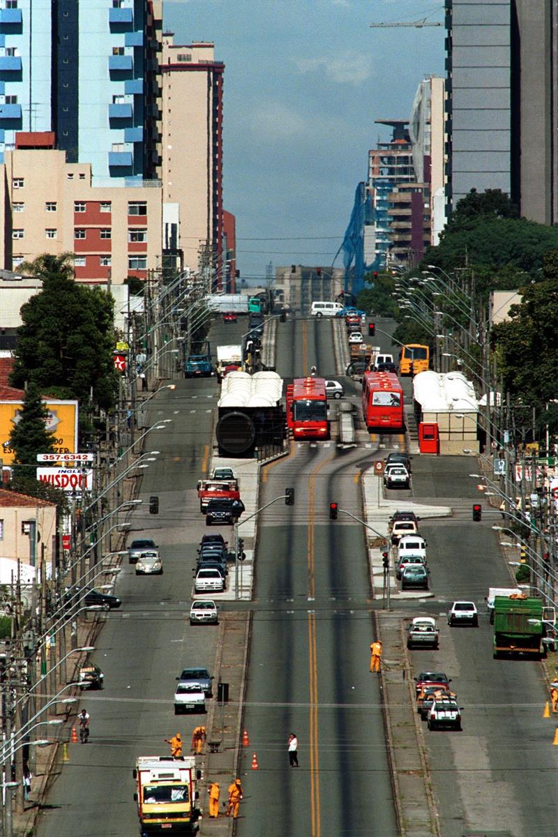 Sistema viário organizou a cidade e induziu o desenvolvimento de Curitiba
Curitiba, 24/03/2000
Foto: Nani Gois/SMCS (12404)