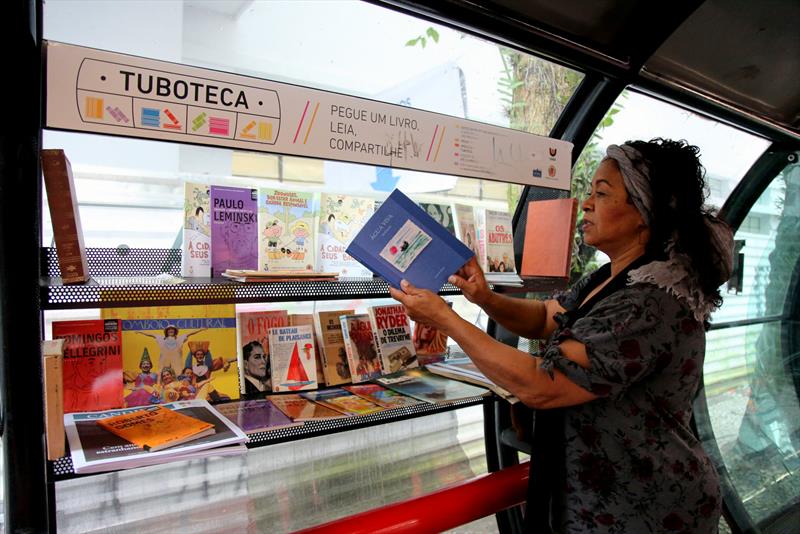 Em seu terceiro ano de funcionamento, as Tubotecas contabilizaram 241 mil livros arrecadados e continuam cumprindo seu objetivo de mobilizar empresas e sociedade para a promover a circulação de livros e o incentivo à leitura.
Foto: Cido Marques