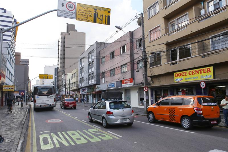 Passageiros do transporte coletivo aprovam faixa exclusiva na