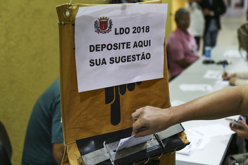 Audiência pública para a definição da Lei de Diretrizes Orçamentárias (LDO) de Curitiba para 2018, na Rua da Cidadania do Cajuru. Curitiba, 11/04/2017. Foto: Pedro Ribas/SMCS 