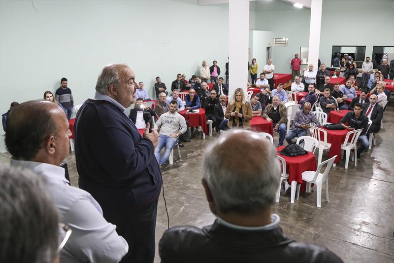 Prefeito Rafael Greca durante visita ao Ceasa, na Regional Pinheirinho. Curitiba, 05/05/2017. Foto: Pedro Ribas/SMCS