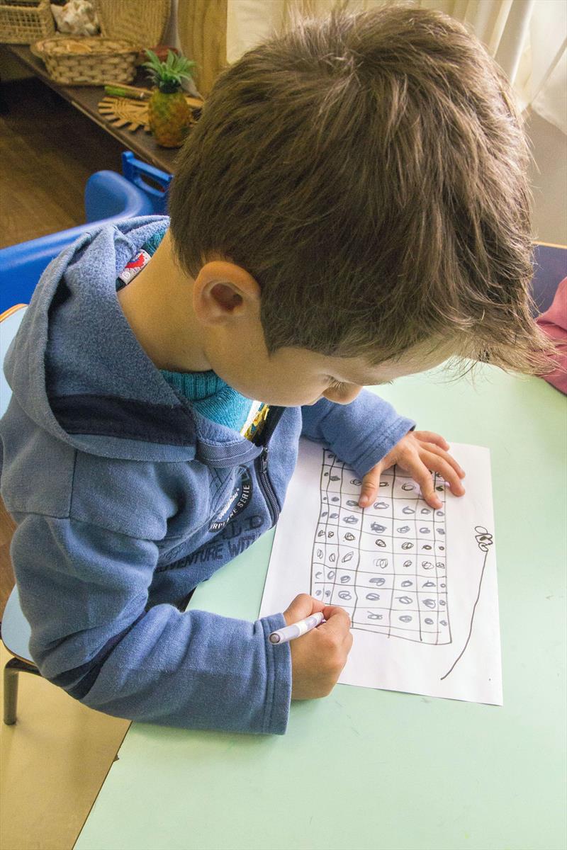 Brincando, crianças do CMEI Hermes Macedo aprendem a jogar xadrez -  Prefeitura de Curitiba