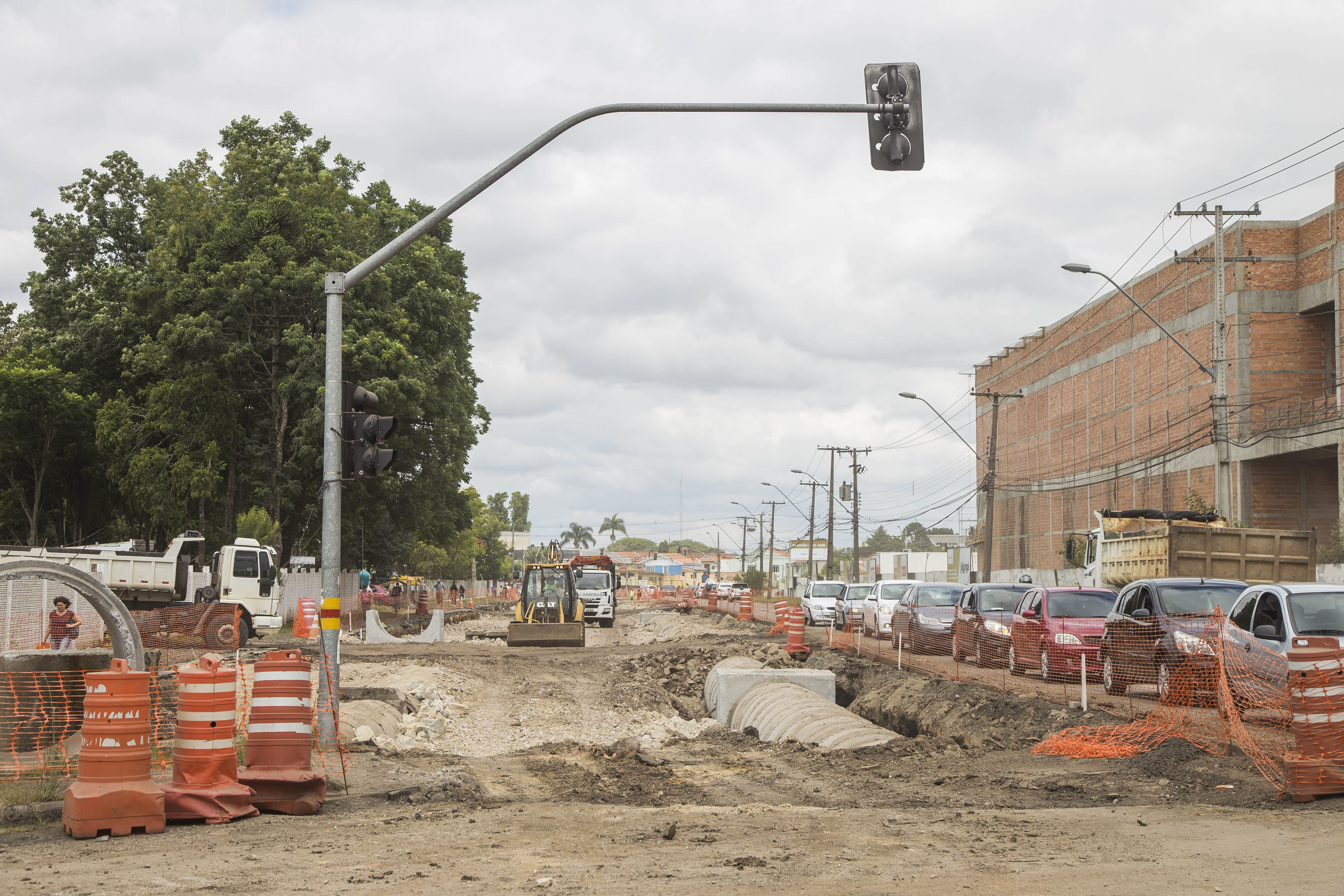 Prefeito vistoria obras de revitalização da Rua Konrad Adenauer ...