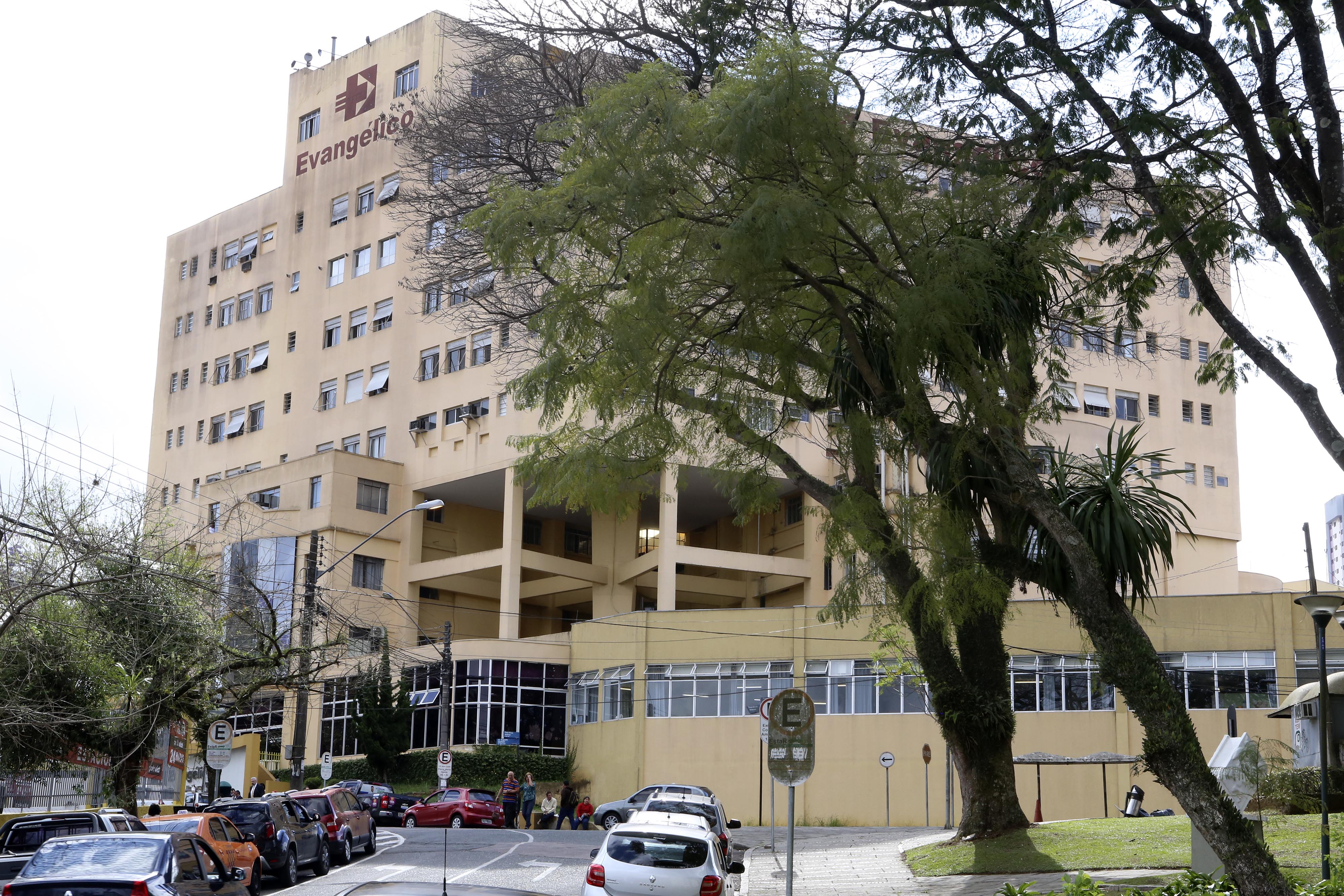 Prefeitura de Curitiba firma contrato com Hospital Evangélico