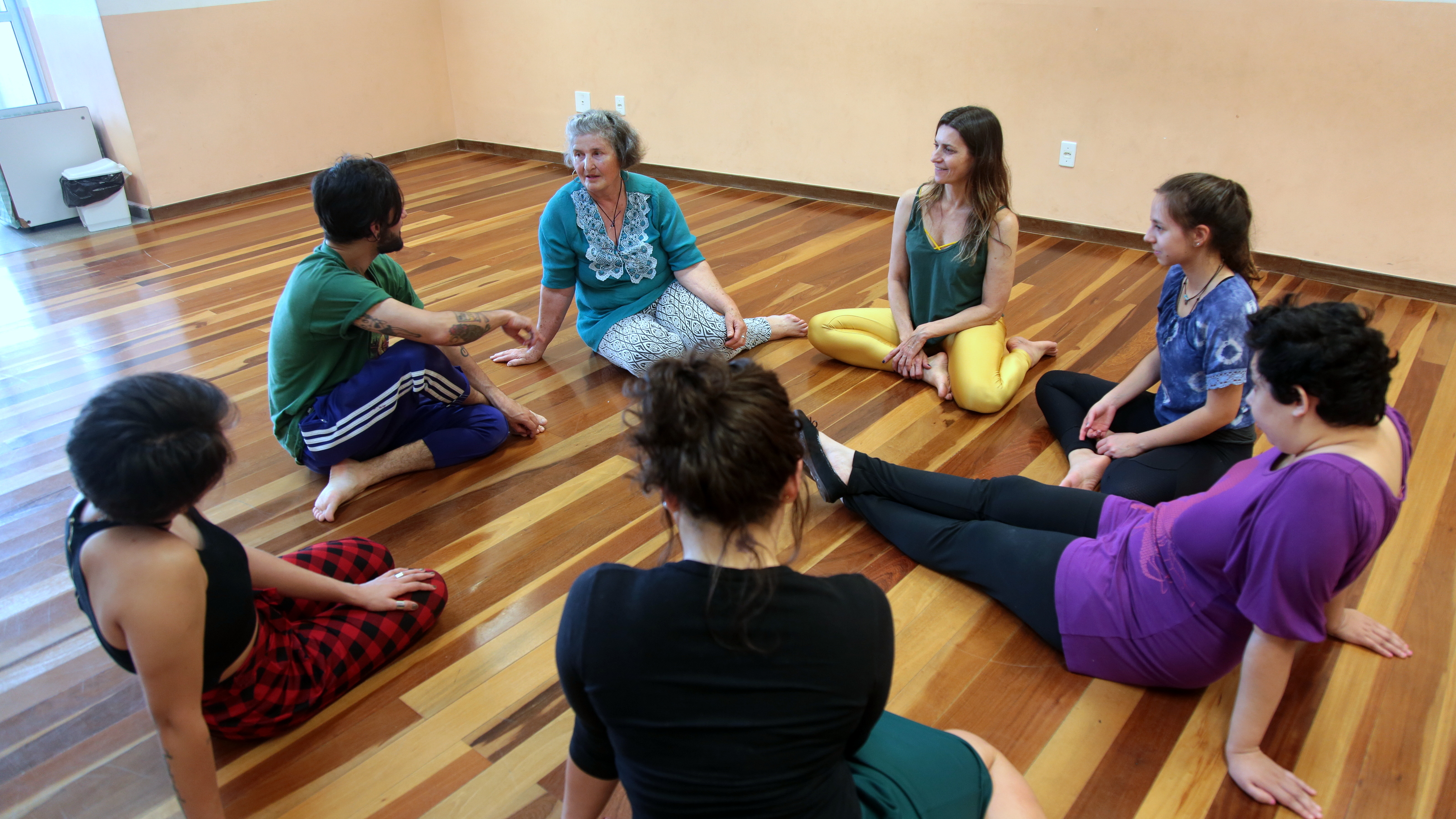 Escolas de Yoga de Curitiba oferecem aulas grátis por uma semana