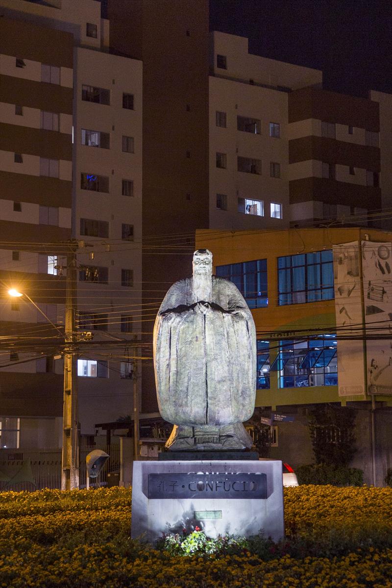 Estátua de Confúcio no Largo da China. Curitiba, 23/05/2018. Foto: Pedro Ribas/SMCS