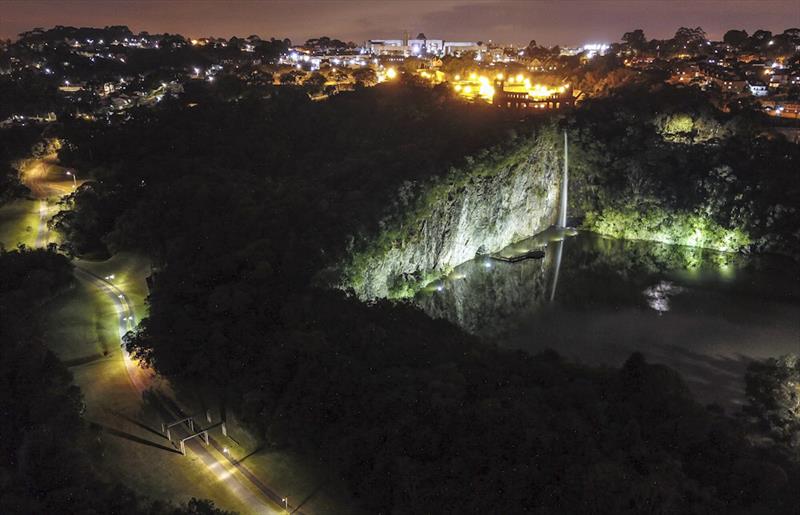Nova iluminação cênica no Parque Tanguá. - Curitiba, 24/05/2018 - Foto: Daniel Castellano / SMCS
