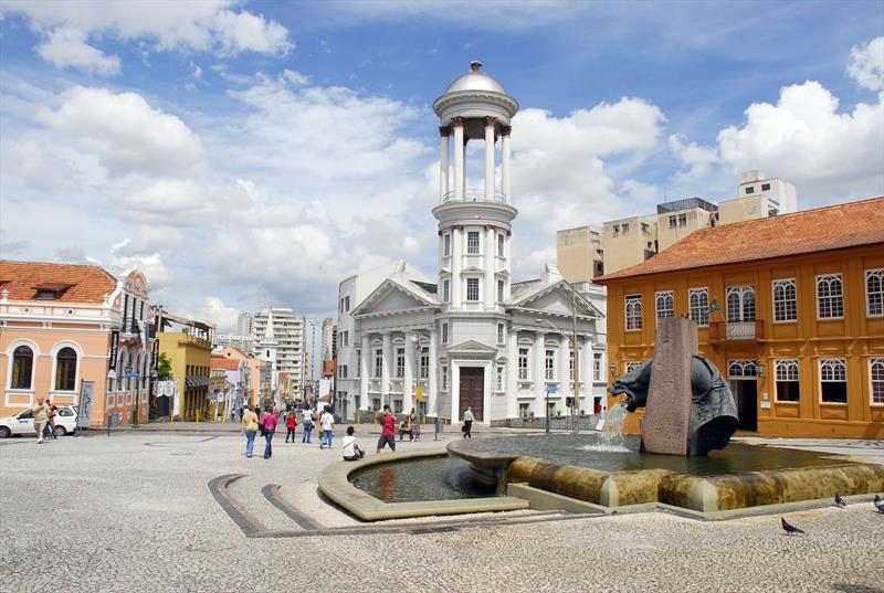 Resultado de imagem para histórico centro de Curitiba"