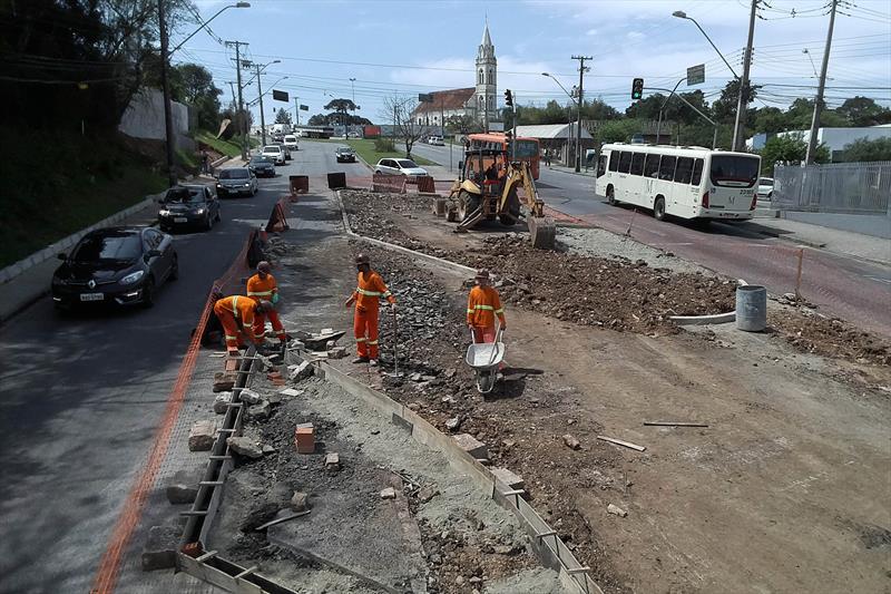 Obras de reforma do terminal Santa Cândida e na canaleta da av. Paraná.
Curitiba, 25/09/2018.
Foto: Luiz Costa /SMCS 