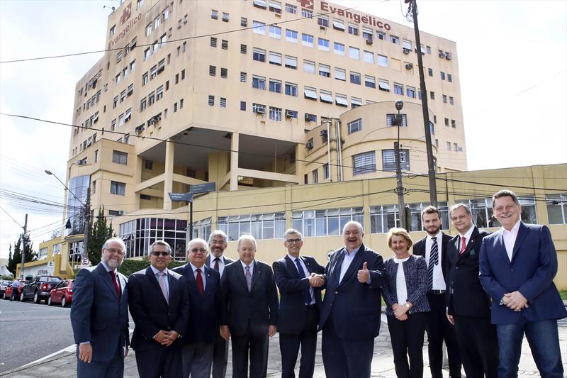 Hospital Universitário Evangélico Mackenzie recebe solenidade na