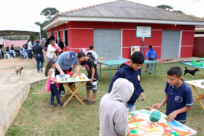 Cras apresenta experiência local em evento de assistência social. 
 - Na imagem, Ação Integrada Cras Caximba. Curitiba.16/10/2018. Foto: Ricardo Marajó/FAS (arquivo)