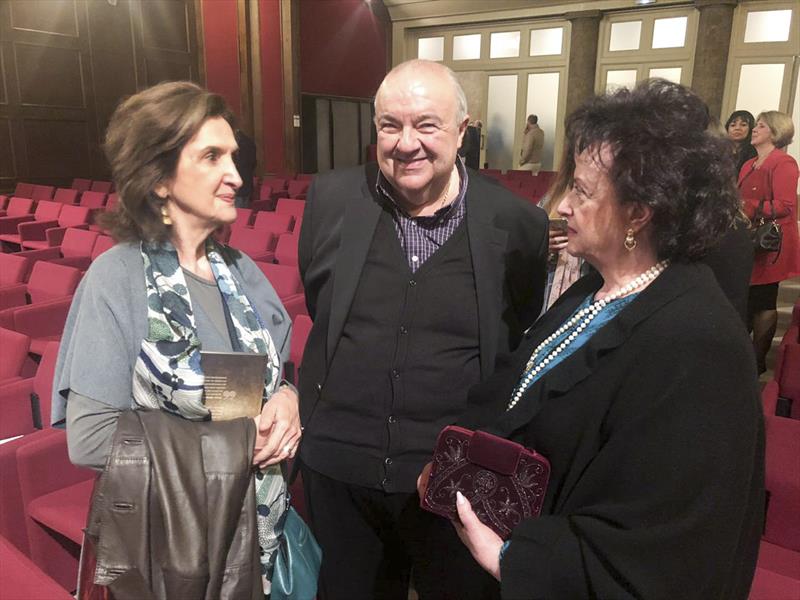 Empresários da Espanha conhecem as inovações de Curitiba.
Na imagem, a embaixadora Maria Elisa Berenguer, cônsul-geral do Brasil em Barcelona, prefeito Rafael Greca e  a primeira- dama Margarita Sansone.
Barcelona, 12/11/2018
Foto:Divulgação