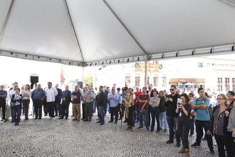 Prefeito Rafael Greca participa da solenidade de lançamento do programa Rosto da Cidade, no Largo da Ordem.
Curitiba, 21/11/2018
Foto:Cesar Brustolin/SMCS