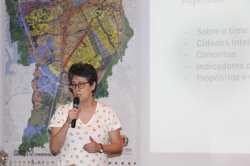 A professora do Departamento de Eletrônica da UTFPR, Keiko Veronica Ono Fonseca, fala sobre Cidades Inteligentes, no evento Diálogos Urbanos, do Ippuc .
Curitiba, 17/12/2018
Foto:Divulgação
