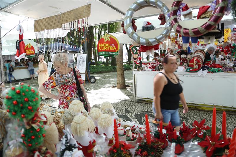 O Natal está cada dia mais próximo e as tradicionais Feiras Especiais da Prefeitura estão chegando ao fim.
Curitiba,19/12/2018.
Foto: Luiz Costa /SMCS.