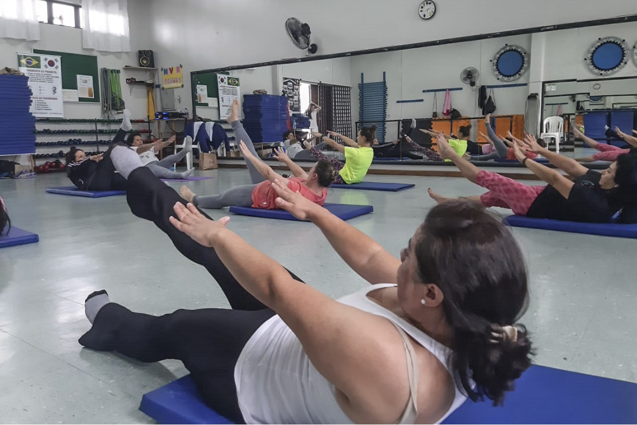 Aulas de pilates solo garantem melhora da força e flexibilidade -  Prefeitura de Curitiba