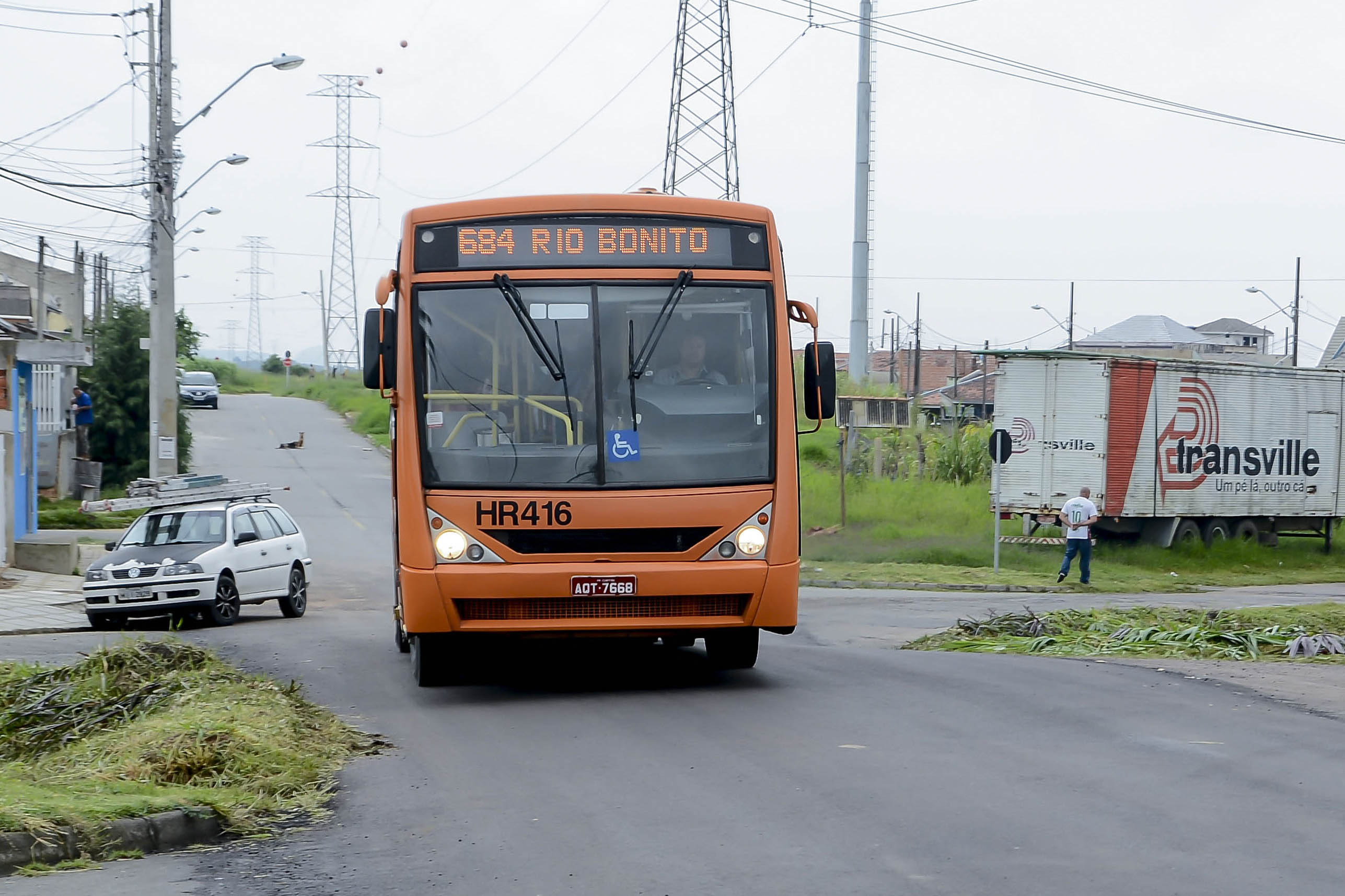 Três linhas de ônibus terão horários alterados aos sábados em