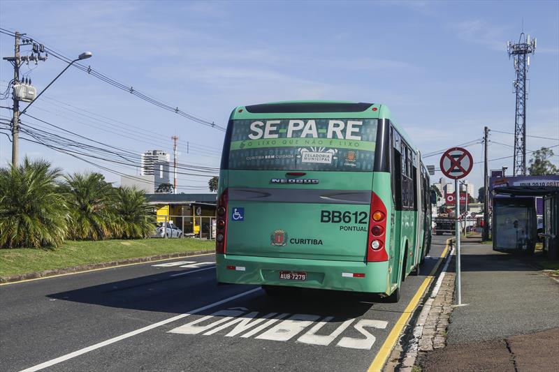 Nova faixa exclusiva para ônibus na rua Mario Tourinho, no trecho entre a Vicente Machado e o Terminal Campina do Siqueira. Curitiba, 17/01/2019. Foto: Pedro Ribas/SMCS