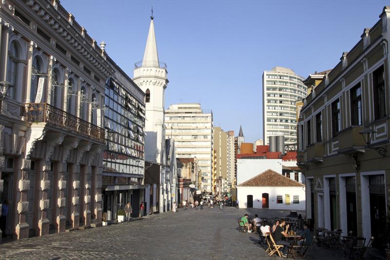 cinco ruas que representam a Curitiba mais descolada.
-Na imagem, Rua São Francisco no Setor Histórico.
Foto: Cesar Brustolin/SMCS