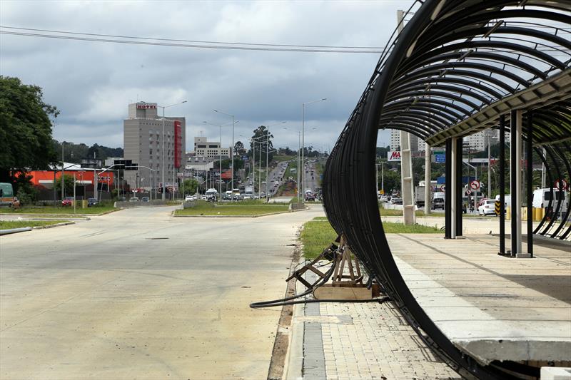 Obra de implantação de estação tubo na Linha Verde na região do Bairro Alto..
Curitiba, 06/02/2019
Foto: Luiz Costa /SMCS.