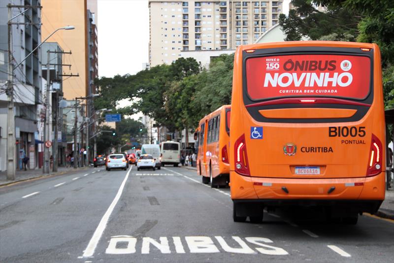 Circulando pela Santos Andrade - PRÉDIOS DE CURITIBA