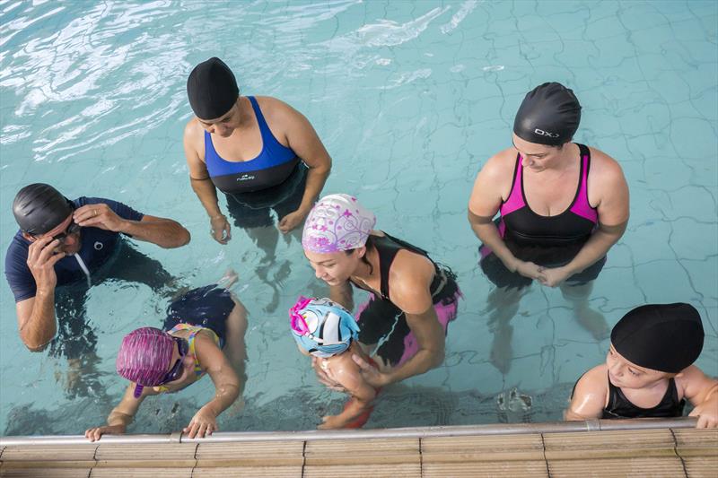 crian-as-com-osteog-nese-imperfeita-se-fortalecem-nas-piscinas-dos