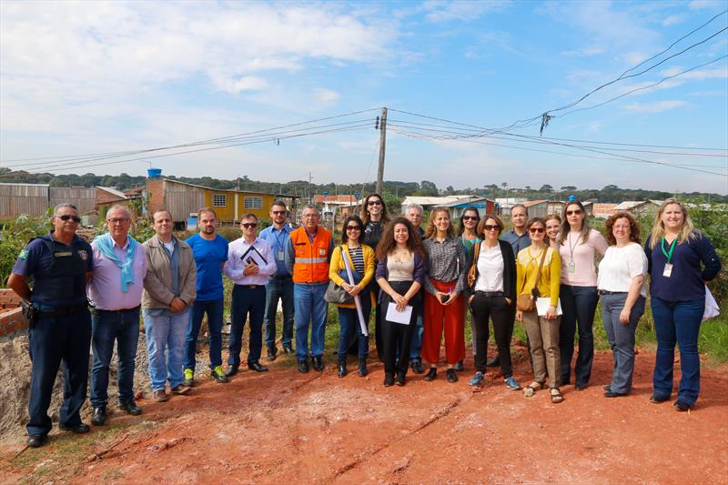 Técnicos da Agência Francesa de Desenvolvimento, realizaram uma visita técnica na Vila 29 de Outubro, no Caximba e em obras da Linha Verde Norte.
Curitiba, 22/05/2019.
Foto: Rafael Silva