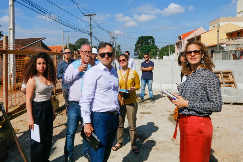 Técnicos da Agência Francesa de Desenvolvimento, realizaram uma visita técnica na Vila 29 de Outubro, no Caximba e em obras da Linha Verde Norte.
Curitiba, 22/05/2019.
Foto: Rafael Silva