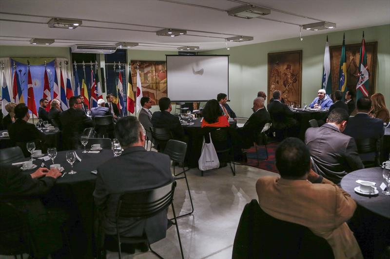 Prefeito Rafael Greca, recebe cônsules de diversos países para renovar os laços com a comunidade internacional. Curitiba, 23/05/2019. Foto: Pedro Ribas/SMCS