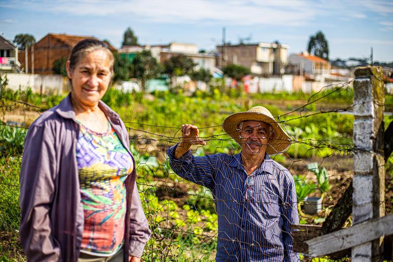 Agricultores urbanos na Horta comunitária Vitória Régia na CIC, a primeira do programa de hortas comunitárias de Curitiba, iniciada em 2001. - Curitiba, 11/06/2019 - Foto: Daniel Castellano / SMCS