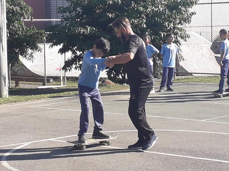 Semana do Skate leva manobras para as regionais Matriz e Boqueirão.
Foto: Divulgação