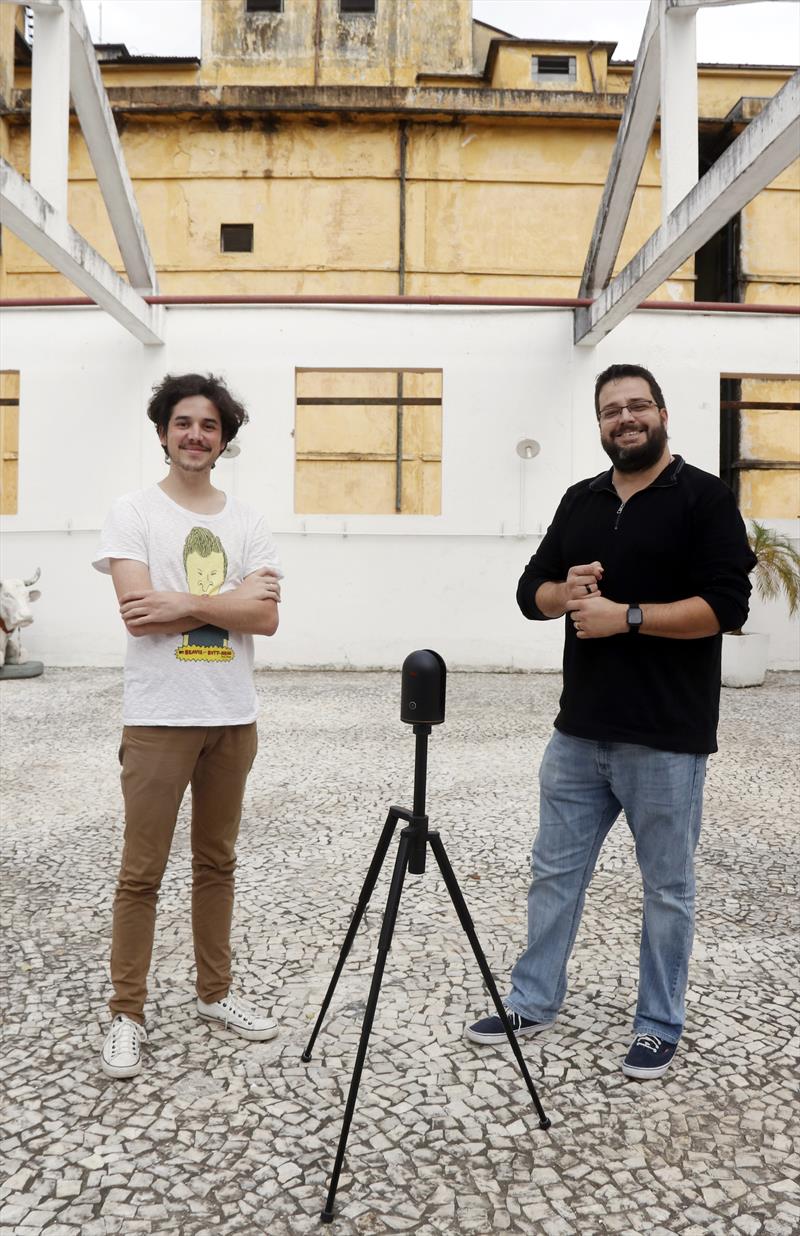 Scanner 3D no Engenho de Inovação.
 - Na imagem, Luiz Felipe Canopa e Leandro Niciletti Gilioli. 
Curitiba, 18/06/2019. Foto: Lucilia Guimarães/SMCS