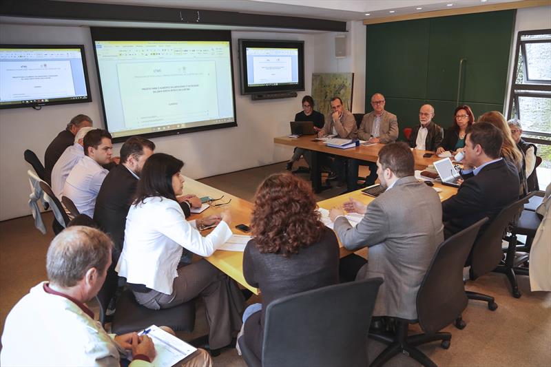 Representantes do Banco Interamericano de Desenvolvimento (BID) estão na cidade em missão de identificação do Programa de Mobilidade Sustentável de Curitiba (Aumento da Capacidade da Linha Inter 2).
Foto: Luiz Costa/SMCS