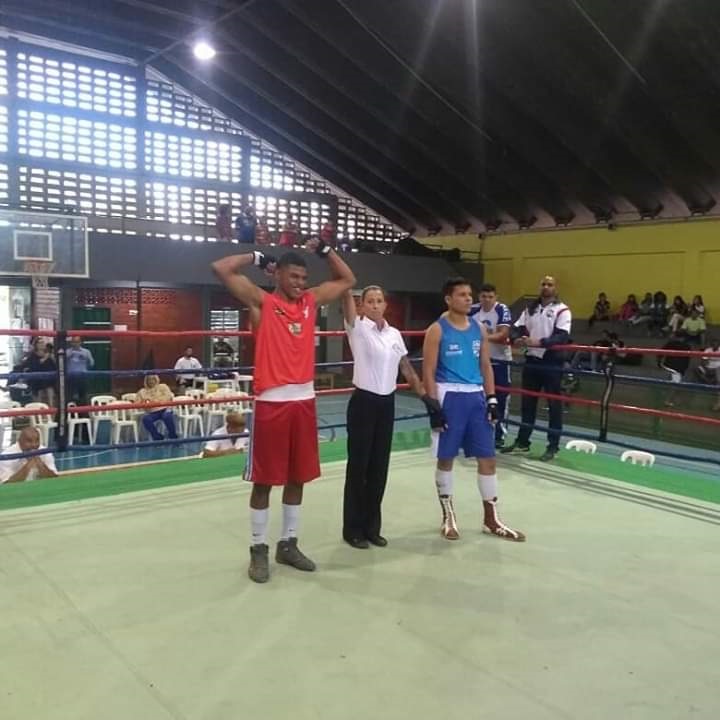 O curitibano Lucas Collado, 16 anos, venceu, neste fim de semana, o Campeonato Brasileiro de Boxe na categoria Cadete atÃ© 75 quilos, disputado em CuiabÃ¡ (MT).
Foto: DivulgaÃ§Ã£o