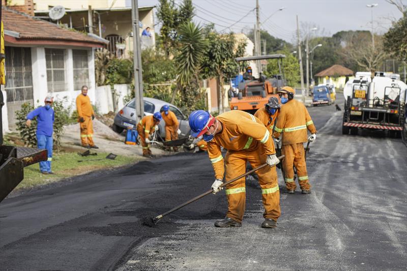 Obras de pavimentação da rua Leandro Dacheux do Nascimento Júnior, na CIC. Curitiba, 13/08/2019. Foto: Pedro Ribas/SMCS