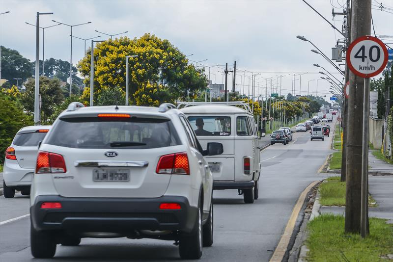A cada hora, 35 motoristas desrespeitam o limite de velocidade em Curitiba. Foto: Levy Ferreira/SMCS