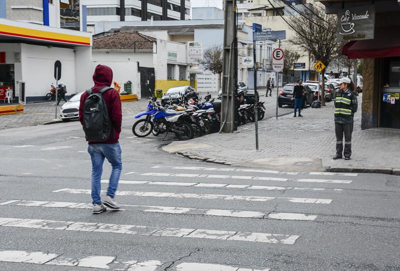 Agentes de trânsito e guardas municipais começam ação de respeito à faixa de pedestres, na região central. Curitiba, 02/09/2019.
Foto: Levy Ferreira/SMCS
