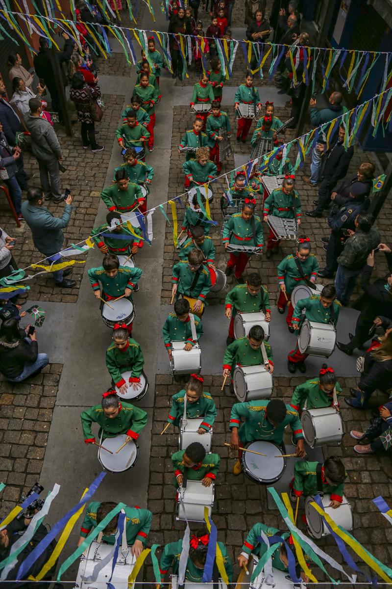 Rua da Cidadania se veste de verde e amarelo e celebra Independência Prefeitura de Curitiba Rua da Cidadania se veste de verde e amarelo e celebra Independência Prefeitura de Curitiba