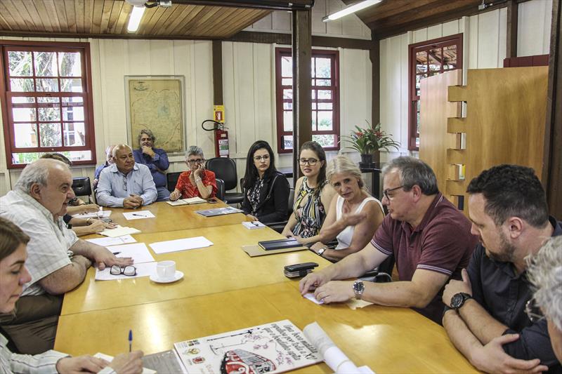 Painéis de azulejos com a inscrição de poesias de artistas locais vão ocupar alguns espaços da cidade degradados por pichações e depredações.
Foto: Divulgação/IPPUC