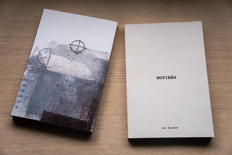 Livro de fotos conta história de associação do Ecocidadão.
Foto Divulgação