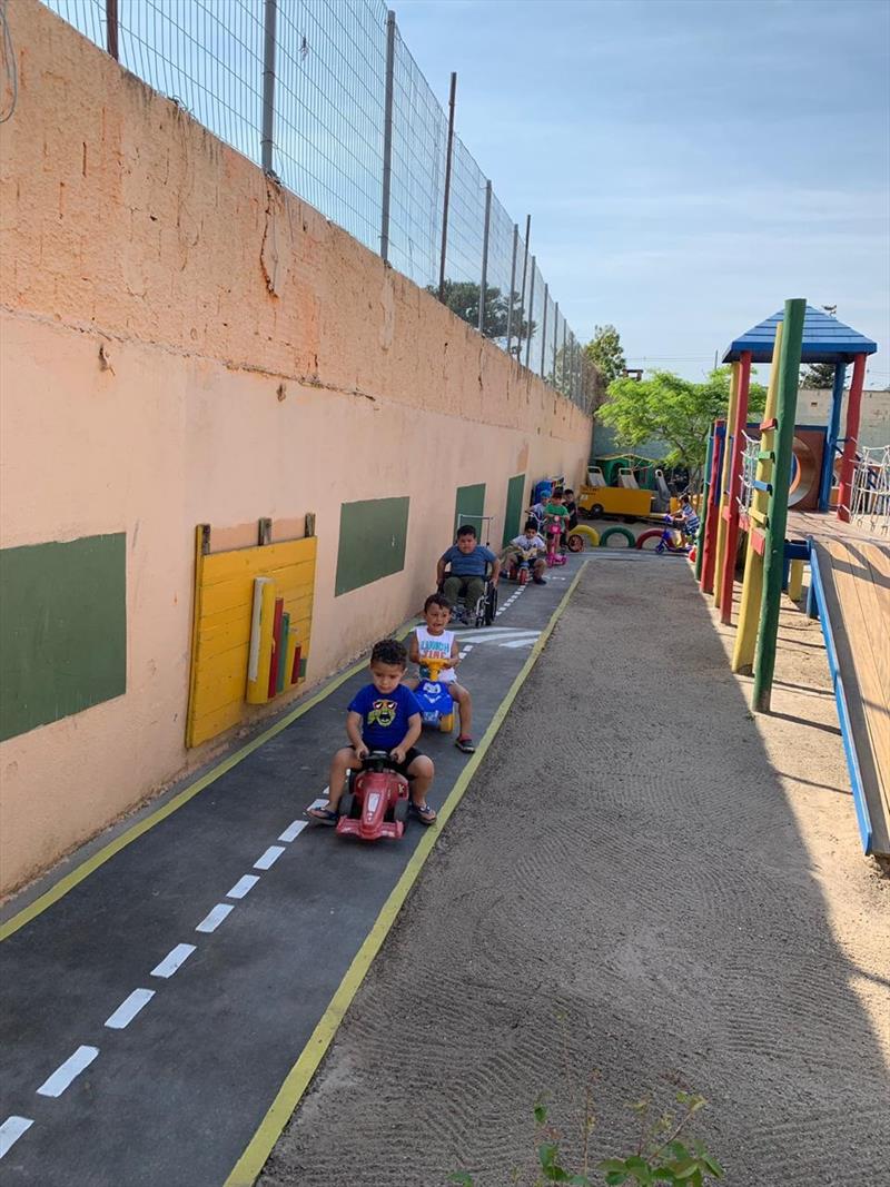 pista de autos  Dia do transito, Educação para o transito, Sinais de  trânsito